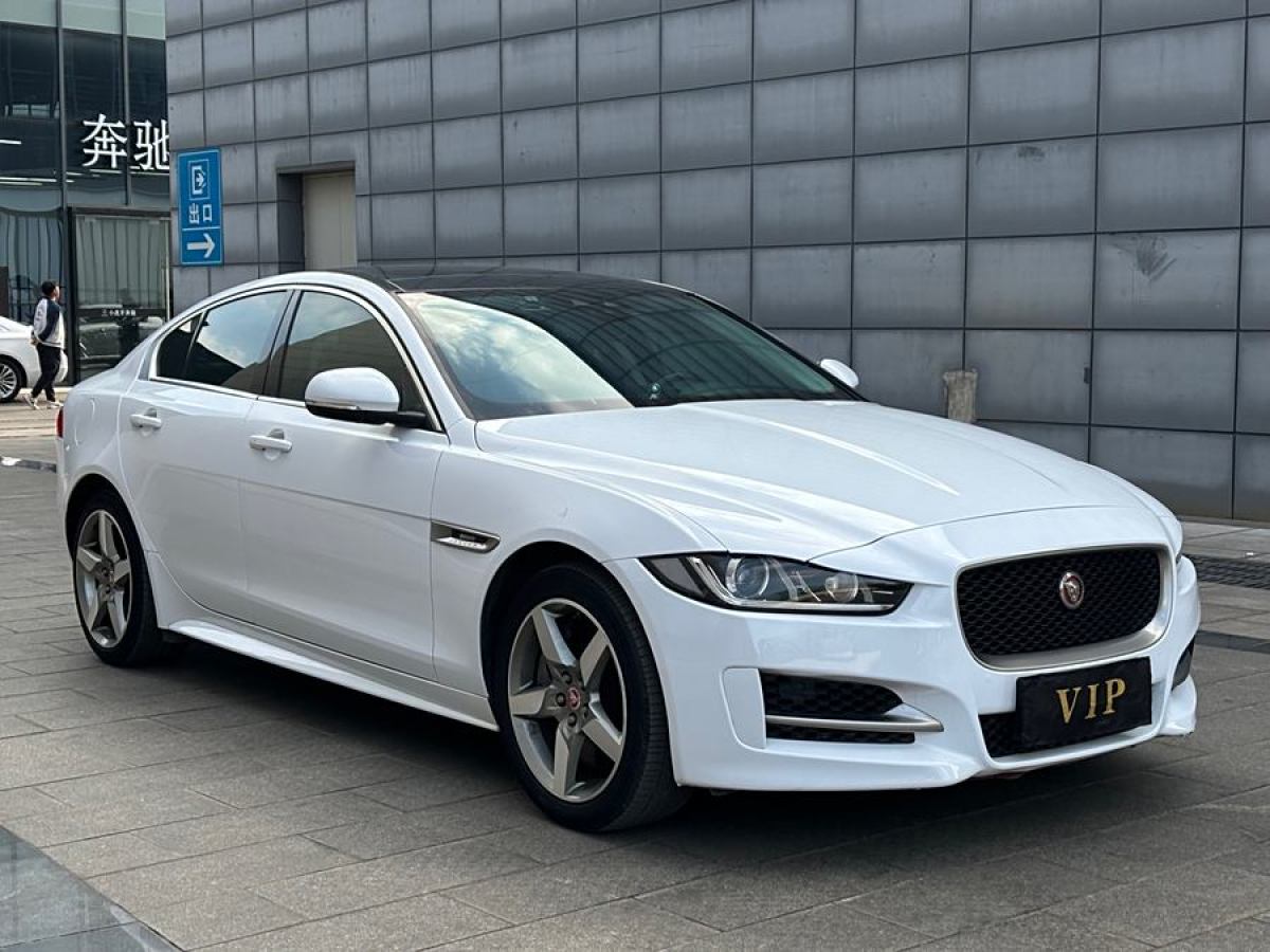 捷豹 XE  2018款 2.0T 300PS 四驅(qū)R-Sport運(yùn)動(dòng)版圖片