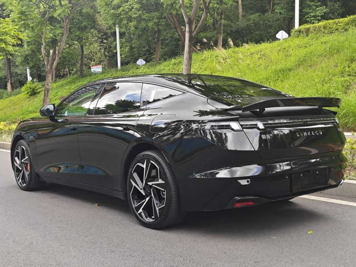 領(lǐng)克 領(lǐng)克Z10  2025款 95kWh 702km四驅(qū)智駕Ultra圖片
