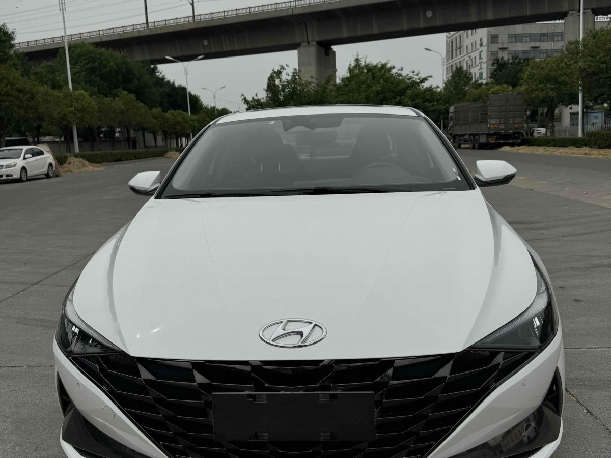 現(xiàn)代 伊蘭特  2022款 1.5L CVT LUX尊貴版圖片
