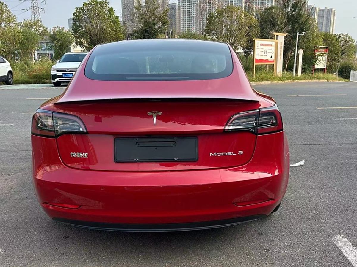 特斯拉 Model 3  2021款 改款 標(biāo)準(zhǔn)續(xù)航后驅(qū)升級(jí)版圖片