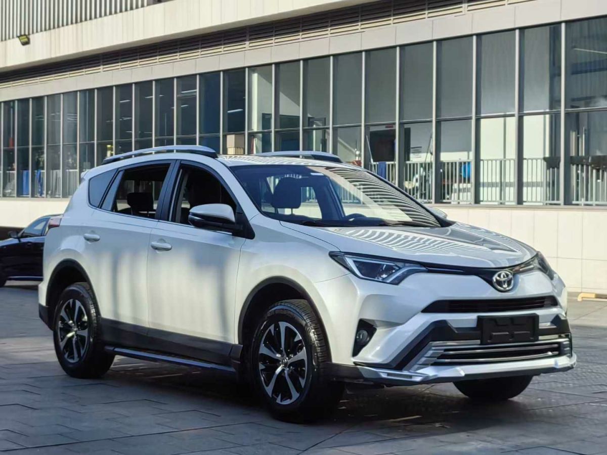 豐田 RAV4榮放  2018款 2.0L CVT兩驅(qū)風尚X版圖片