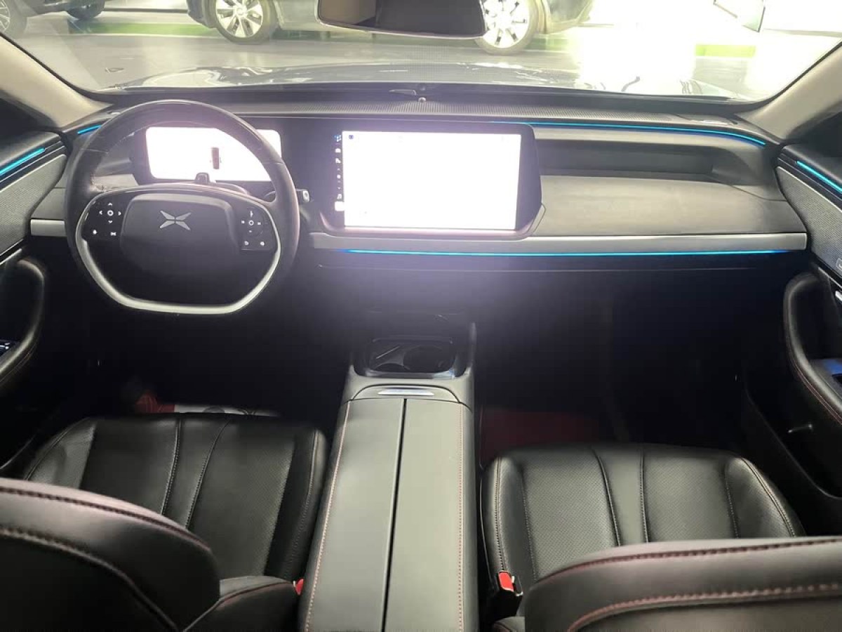 小鵬 P7  2020款 后驅(qū)長續(xù)航智行版圖片