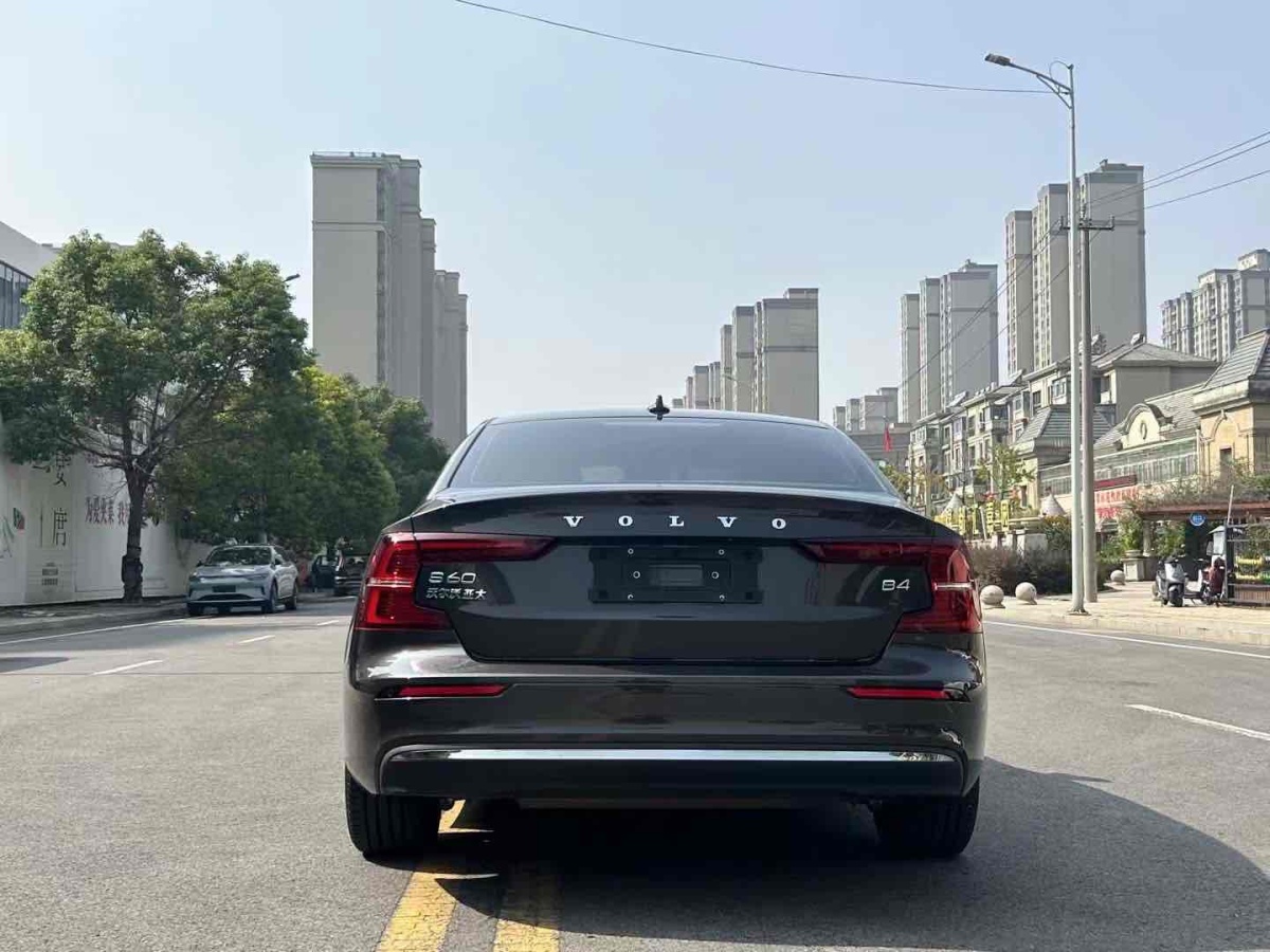 沃爾沃 S60L  2022款 B4 智逸豪華版圖片