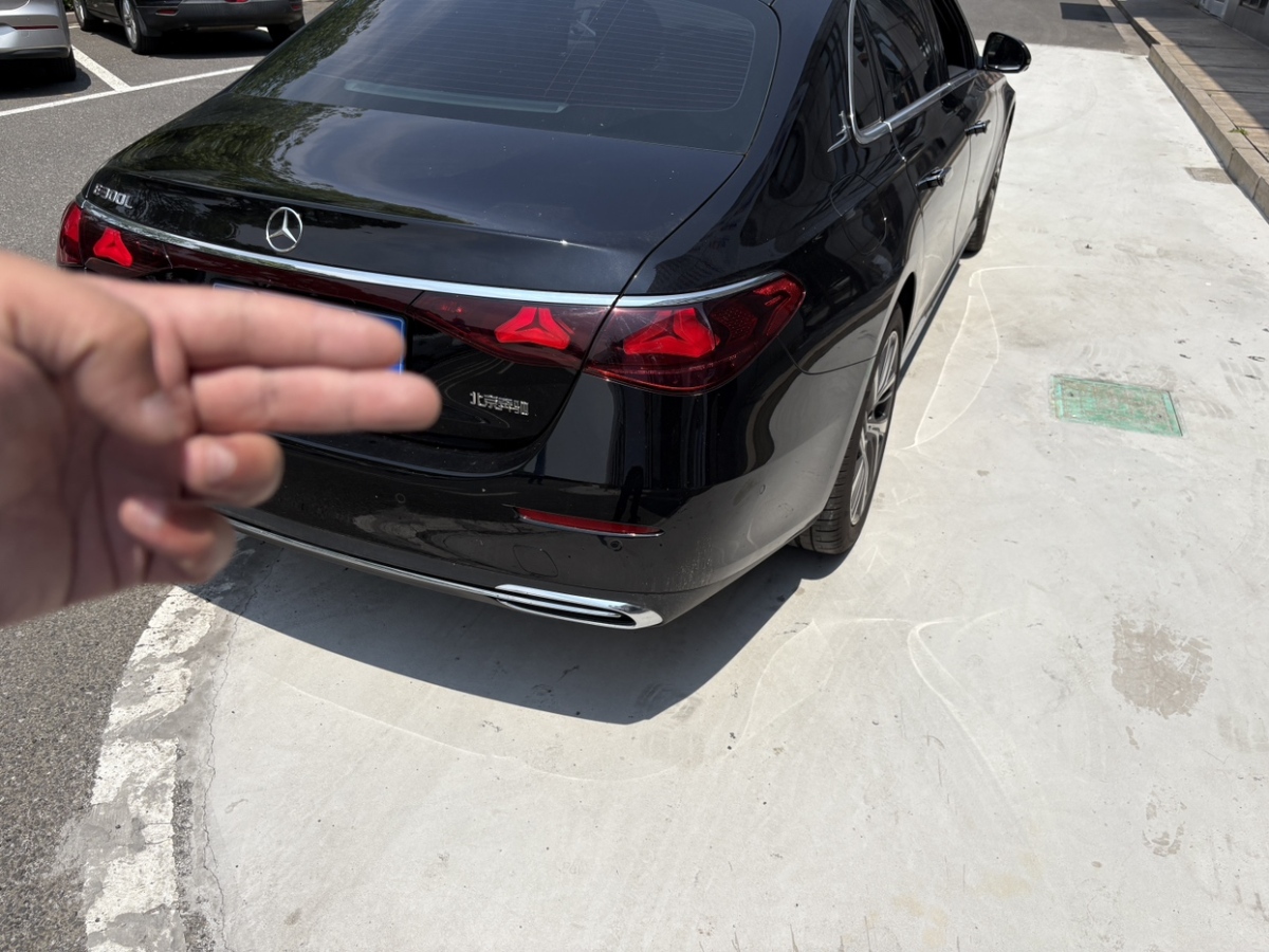 奔馳 奔馳E級(jí)  2024款 E 300 L 時(shí)尚型圖片