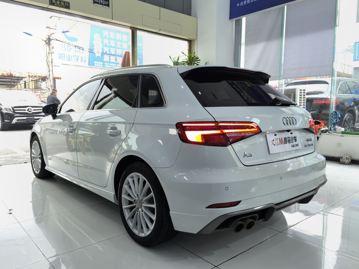 奧迪 奧迪A3  2018款 30周年年型 Sportback 35 TFSI 時尚型圖片