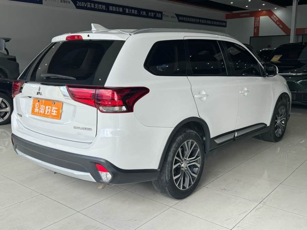 三菱 歐藍(lán)德  2018款 2.0L 兩驅(qū)榮耀版 5座圖片