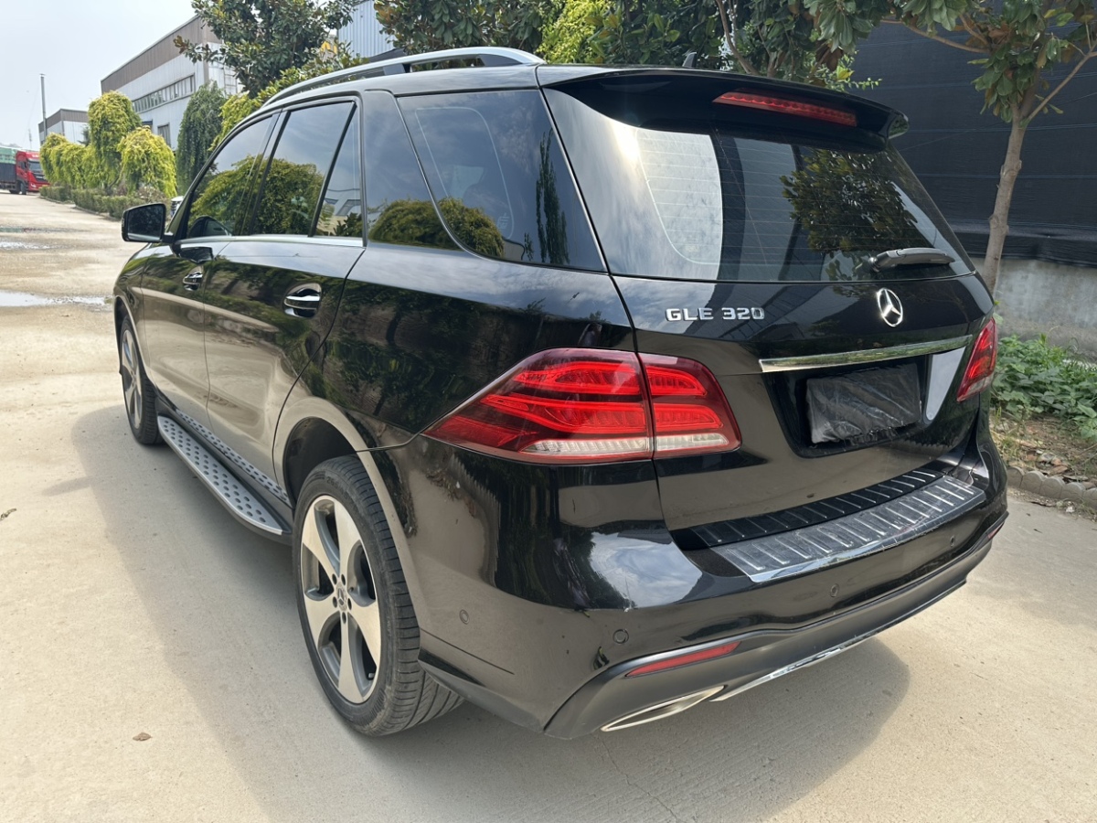 奔馳 奔馳GLE  2018款 GLE 320 4MATIC 動感型臻藏版圖片