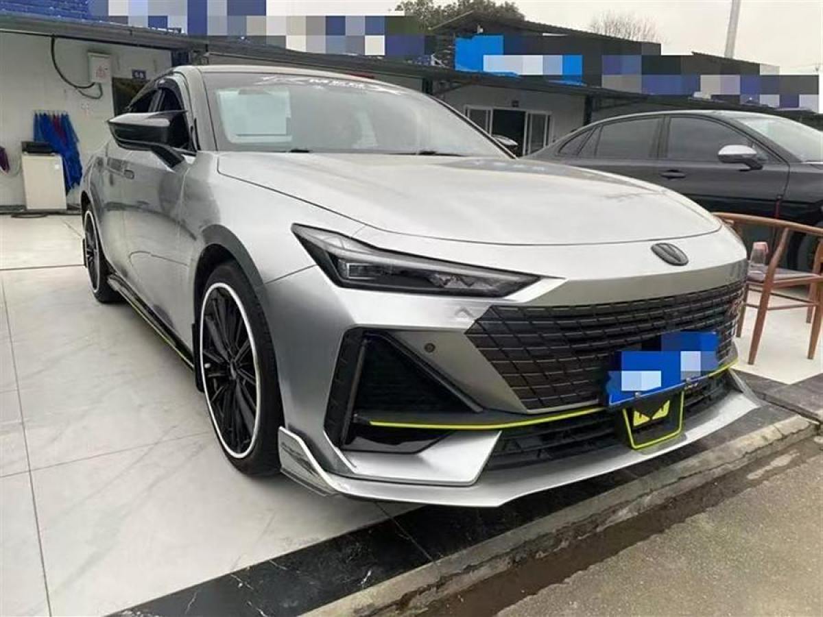 長(zhǎng)安 長(zhǎng)安UNI-V  2022款 1.5T 尊貴型圖片