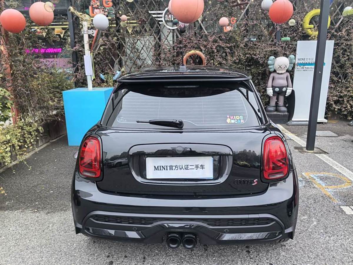 MINI MINI  2023款 改款 2.0T COOPER S 藝術(shù)家圖片