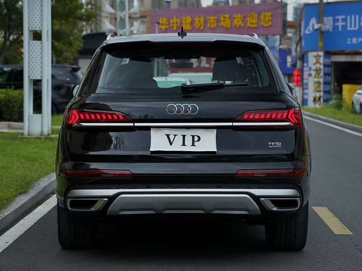 奧迪 奧迪Q7  2023款 55 TFSI quattro S 尊貴型圖片