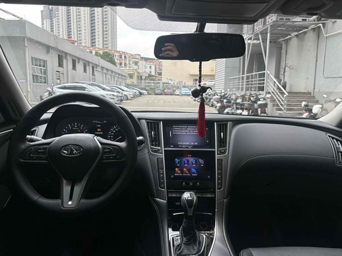 英菲尼迪 Q50L  2022款 2.0T 進(jìn)享版圖片