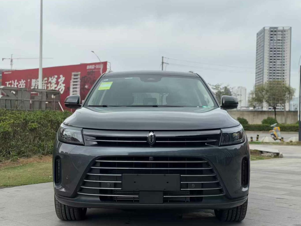 沃爾沃 S90新能源  2025款 插電式混動(dòng) 四驅(qū)長(zhǎng)續(xù)航智逸豪華版圖片