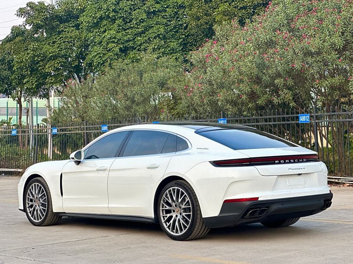 保時(shí)捷 Panamera  2024款 Panamera 4 行政加長(zhǎng)版 2.9T圖片