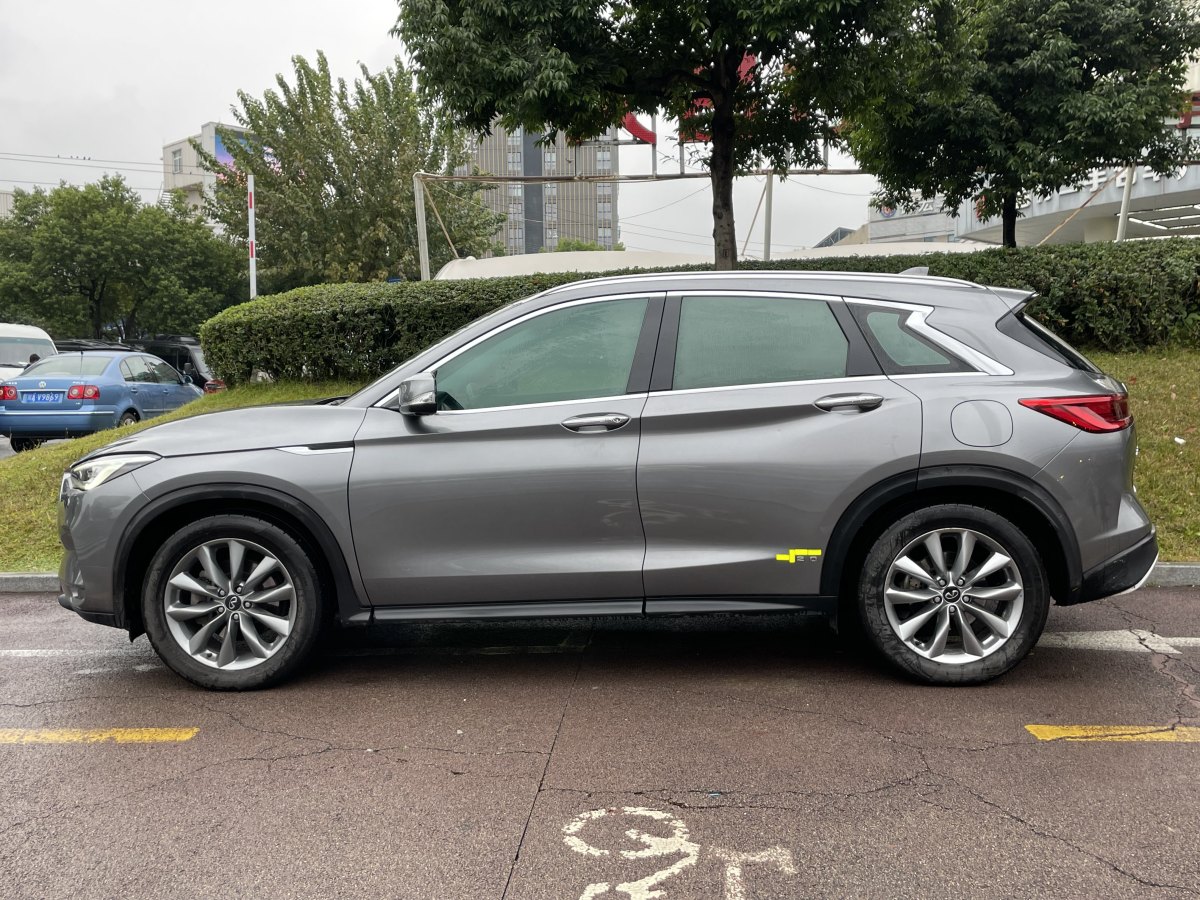 英菲尼迪 QX50  2020款 改款 2.0T 四驅(qū)菁英版圖片