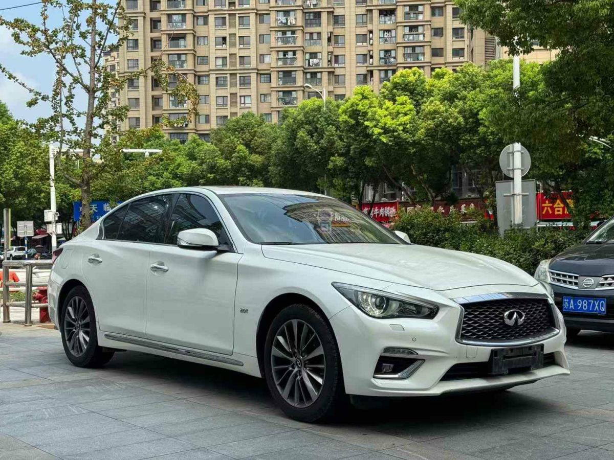 英菲尼迪 Q70  2019款 Q70L 2.0T 精英版圖片