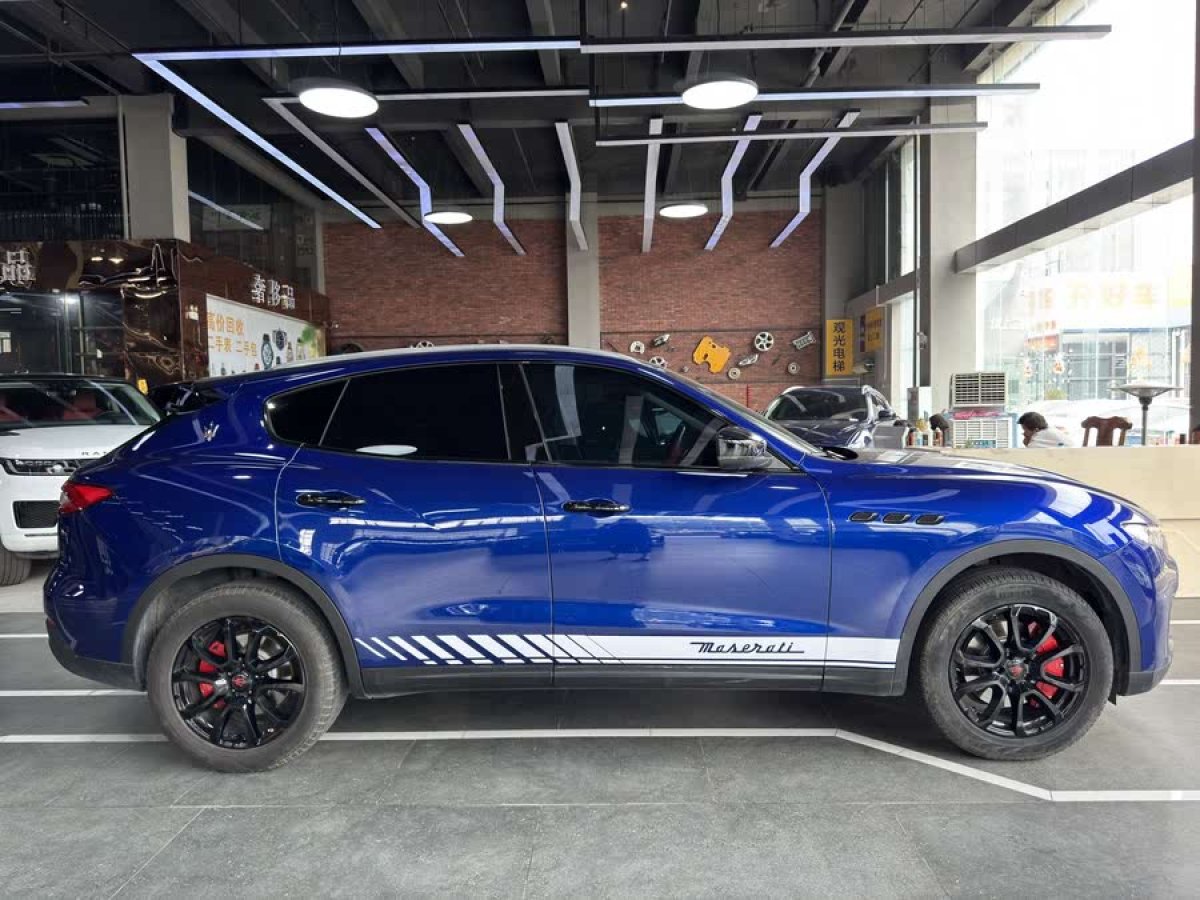 瑪莎拉蒂 Levante  2019款 3.0T 350Hp 標(biāo)準(zhǔn)版 國VI圖片