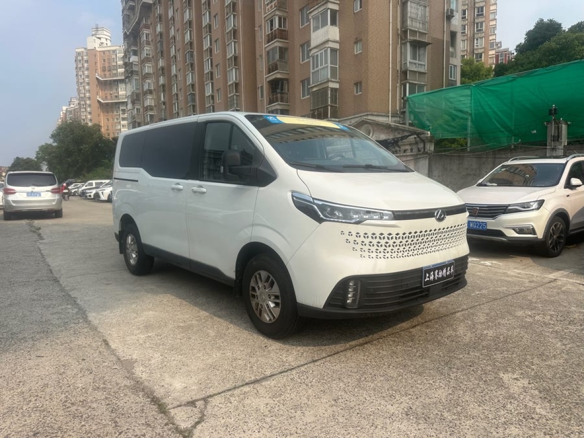 上汽大通 新途V70  2023款 2.0T 精英版 手動(dòng)短軸低頂 5/6座（125Ps）圖片