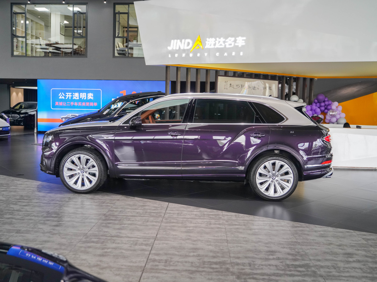賓利 添越  2023款 4.0T V8 長軸距雅度版圖片