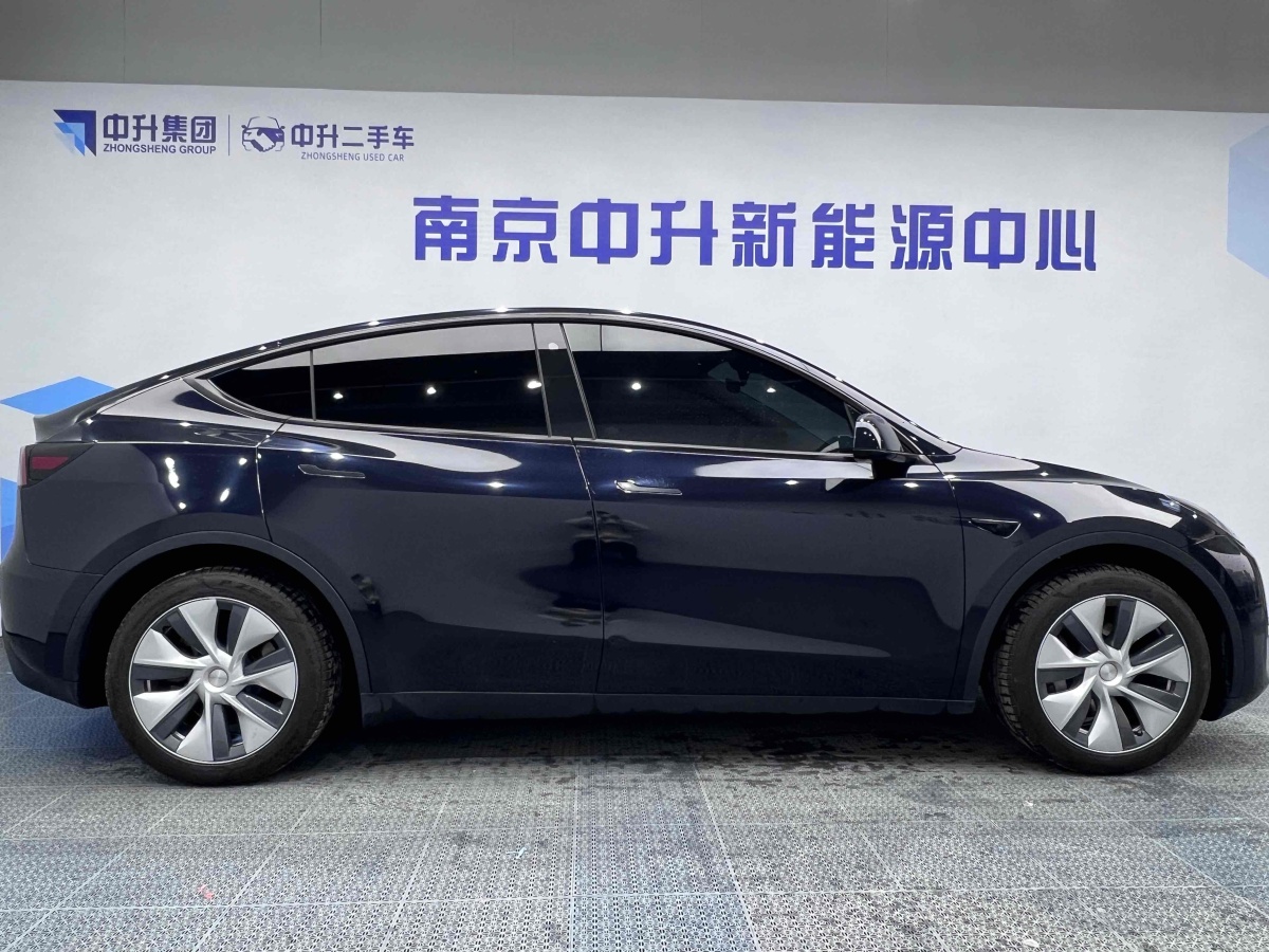 特斯拉 Model 3  2022款 后輪驅(qū)動(dòng)版圖片