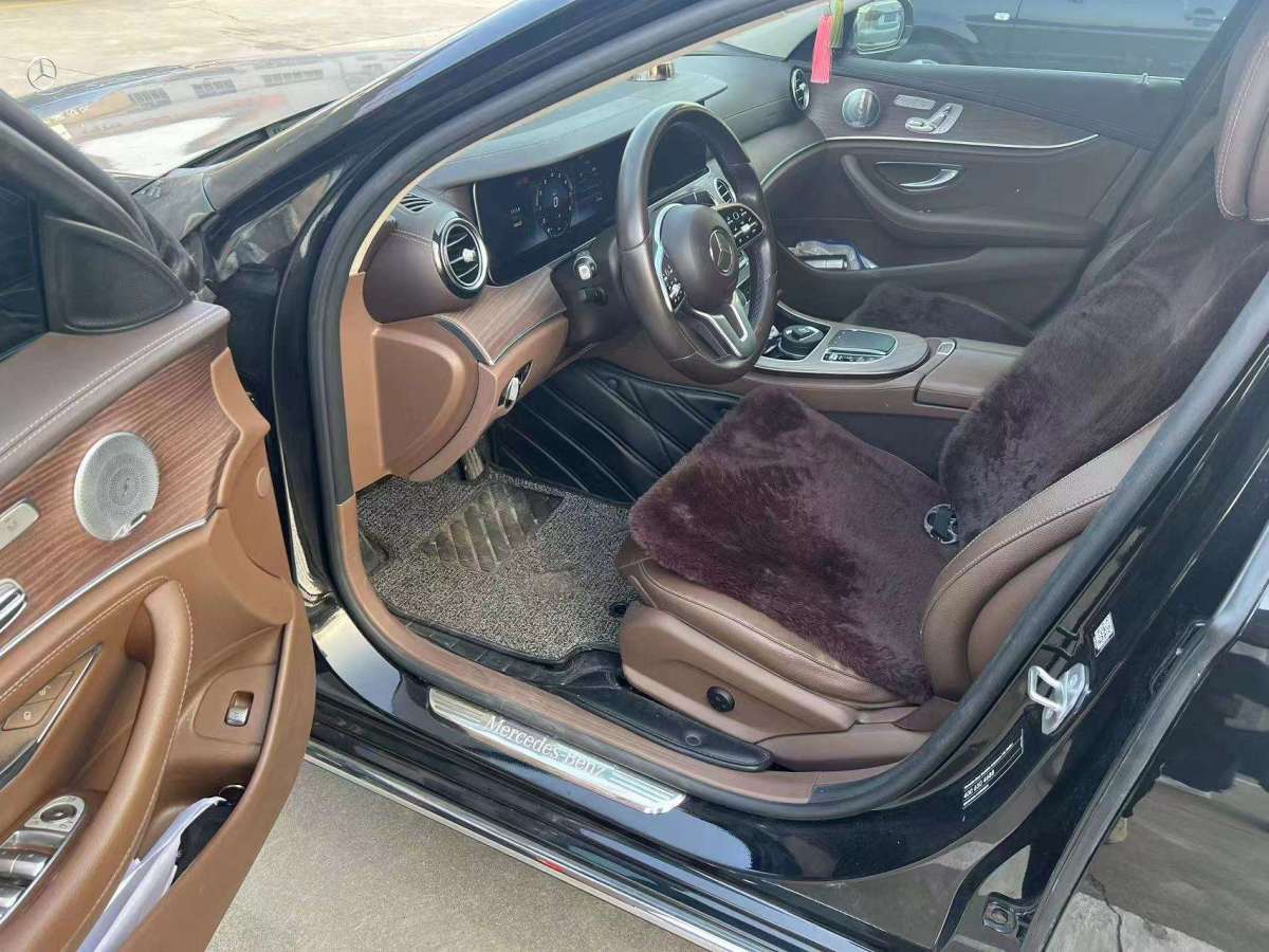 奔驰 奔驰E级  2019款 E 300 L 豪华型图片