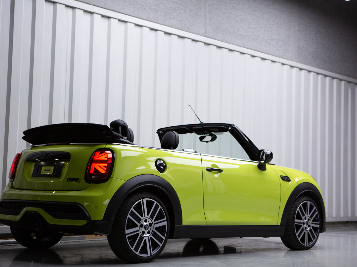 MINI MINI  2023款 2.0T COOPER S CABRIO 藝術家圖片