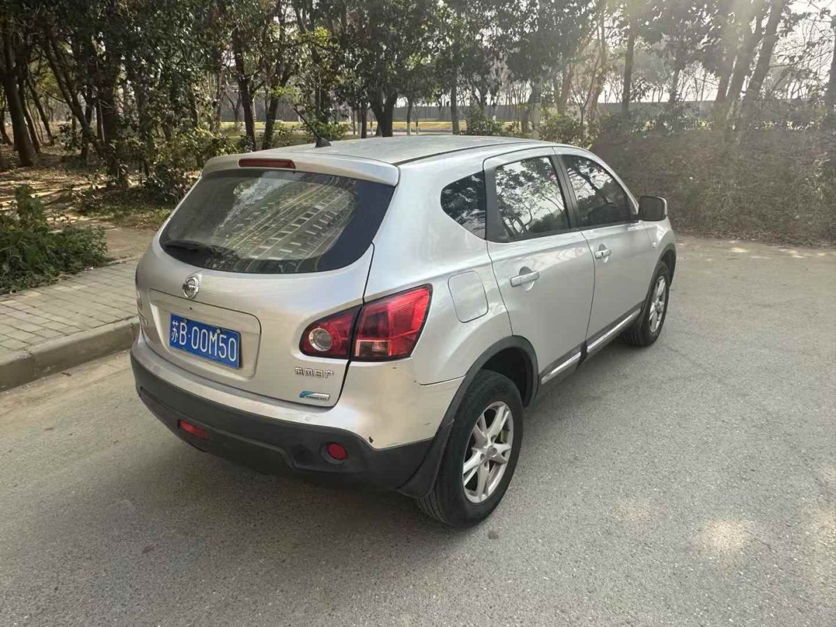 日產(chǎn) 逍客  2010款 20S火 CVT 2WD圖片