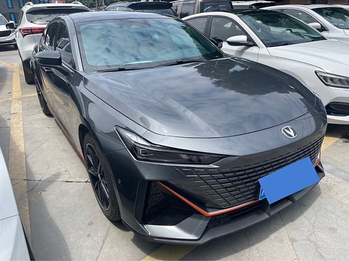 長(zhǎng)安 長(zhǎng)安UNI-V  2022款 1.5T 運(yùn)動(dòng)版圖片