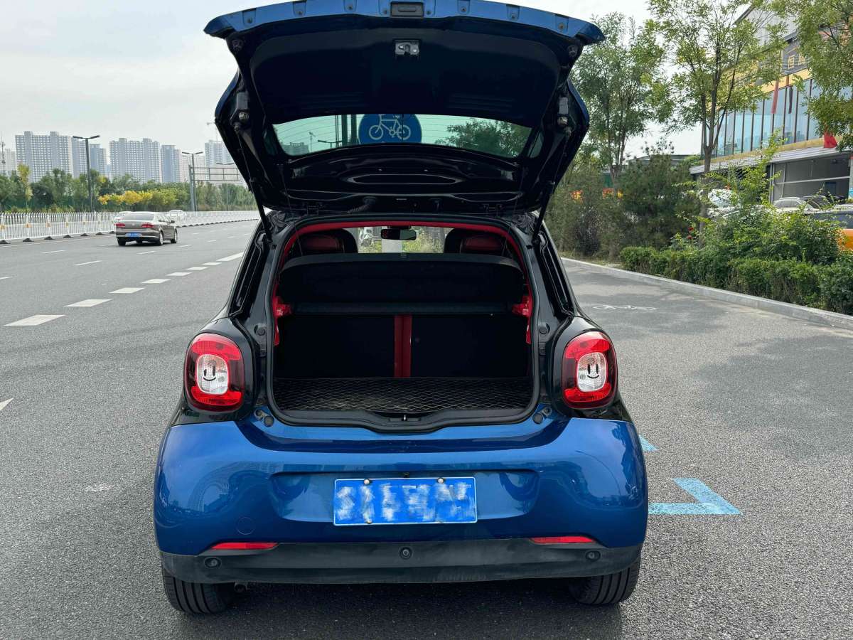 smart forfour  2018款 1.0L 52千瓦激情版圖片