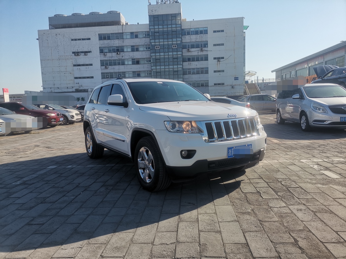 Jeep 大切諾基  2013款 3.6L 舒適版圖片