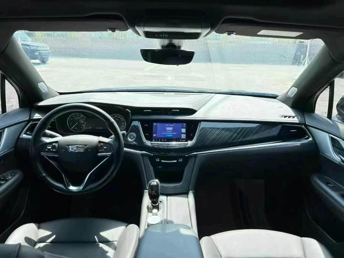 凱迪拉克 XT6  2022款 2.0T 七座四驅(qū)豪華型圖片
