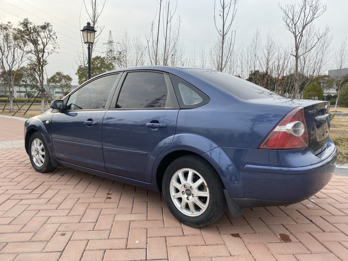 2006年6月福特 福克斯 2007款 三廂 1.8l 手動舒適型