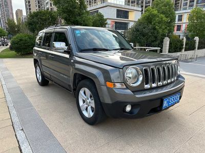 2012年10月 Jeep 自由客(进口) 2.4 豪华版图片