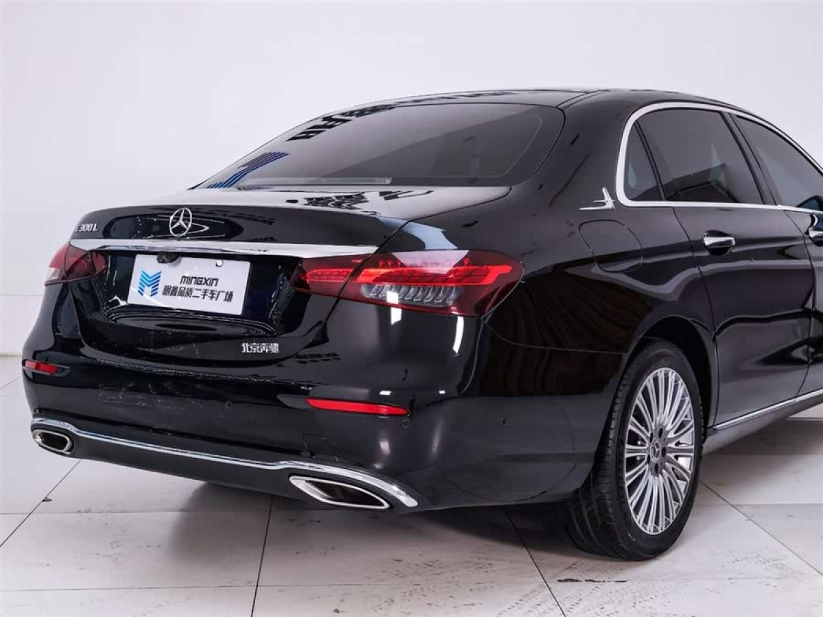 奔馳 奔馳E級(jí)  2023款 改款 E 300 L 豪華型圖片