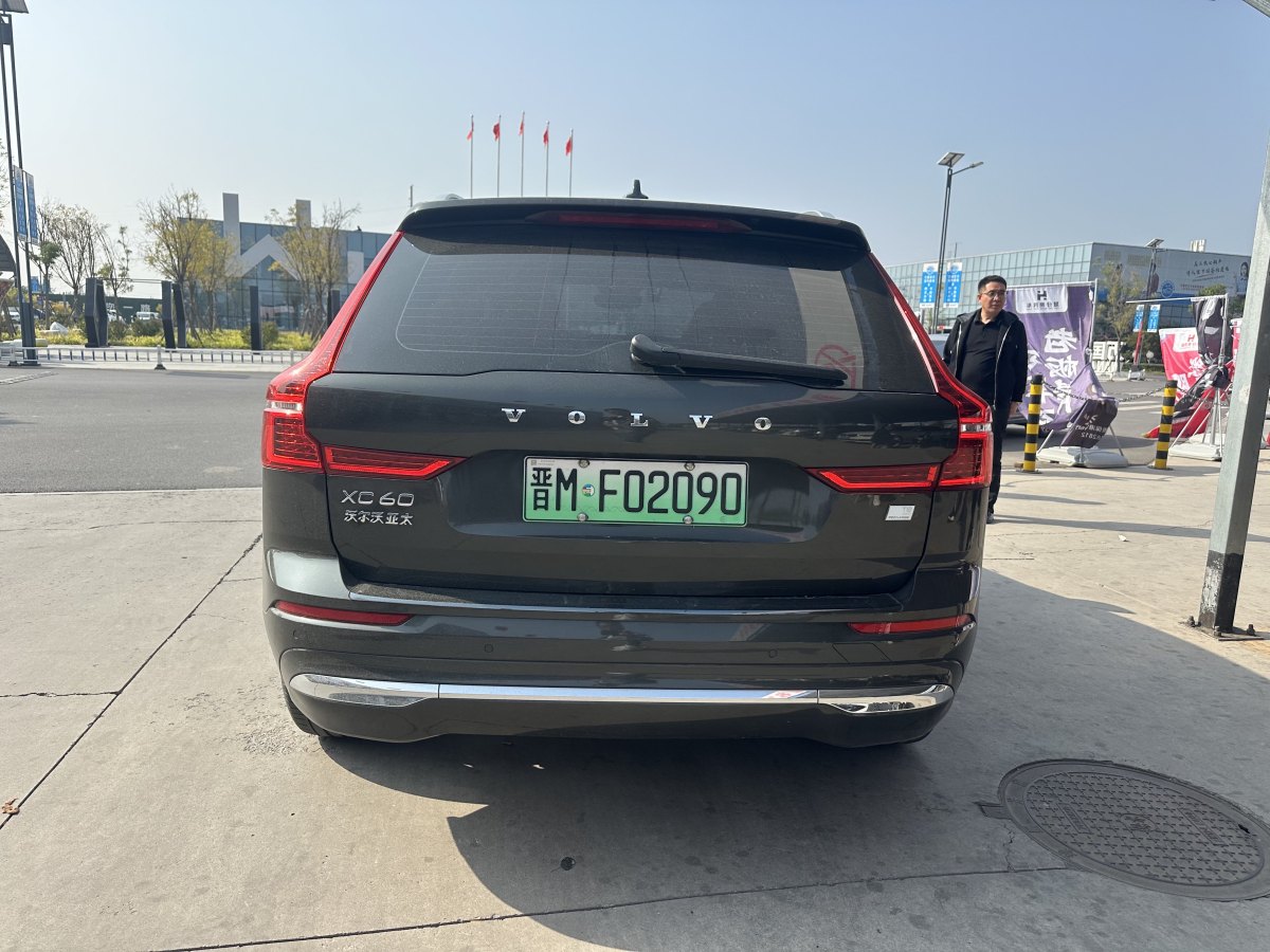 沃爾沃 XC60新能源  2022款 改款 T8 插電混動(dòng) 四驅(qū)智遠(yuǎn)豪華版圖片