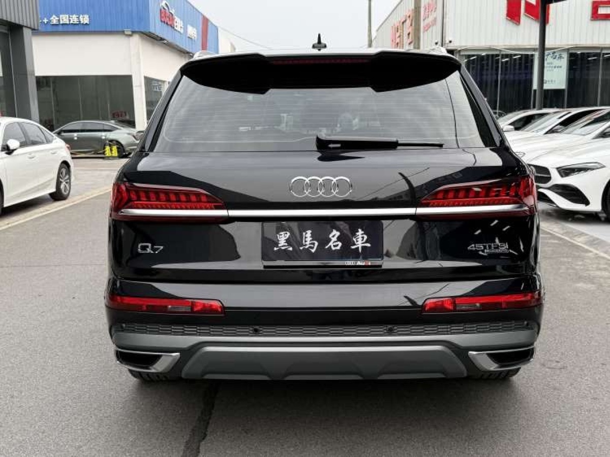 奧迪 奧迪Q7  2024款 45 TFSI quattro S line運(yùn)動型圖片