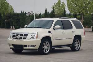 凯雷德ESCALADE 凯迪拉克 6.2 AWD