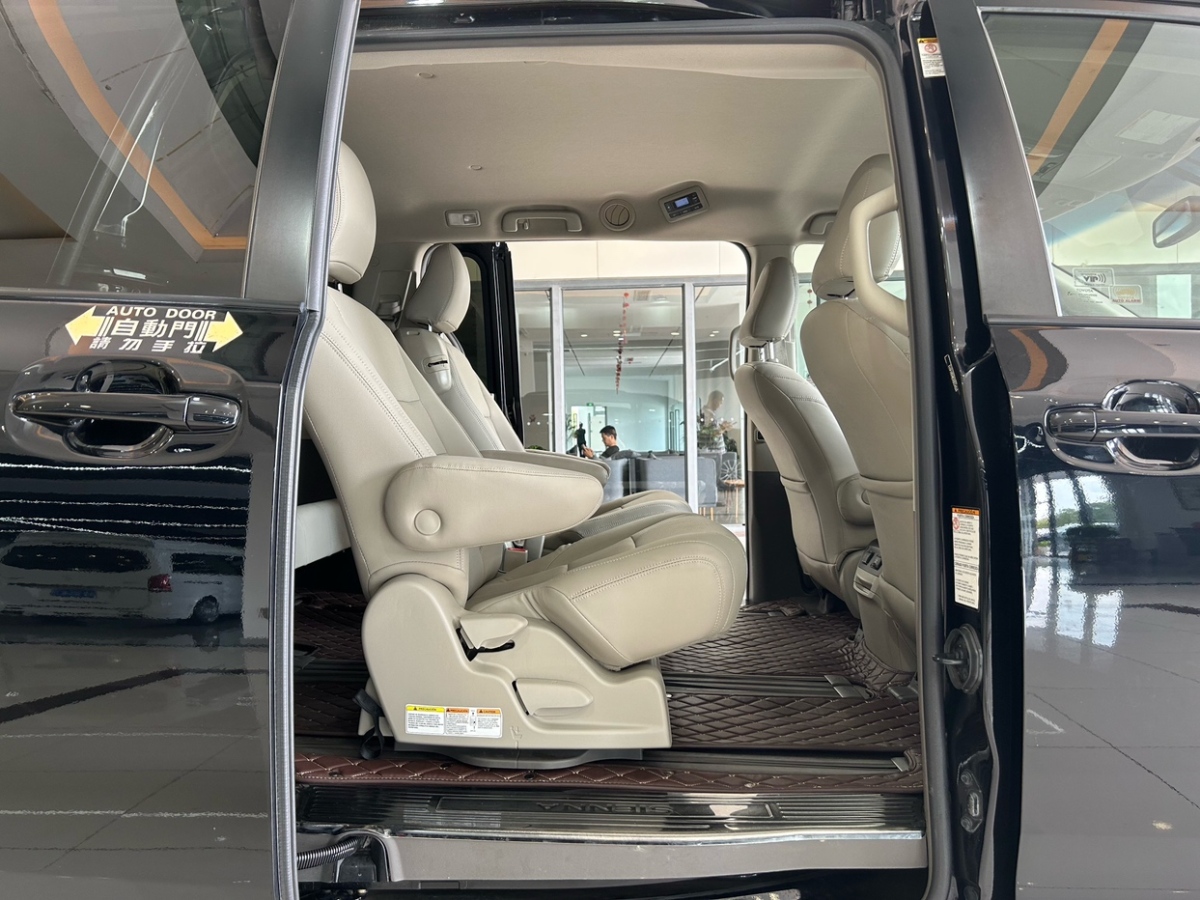 丰田 Sienna 2018款 3.5L 两驱 XLE图片