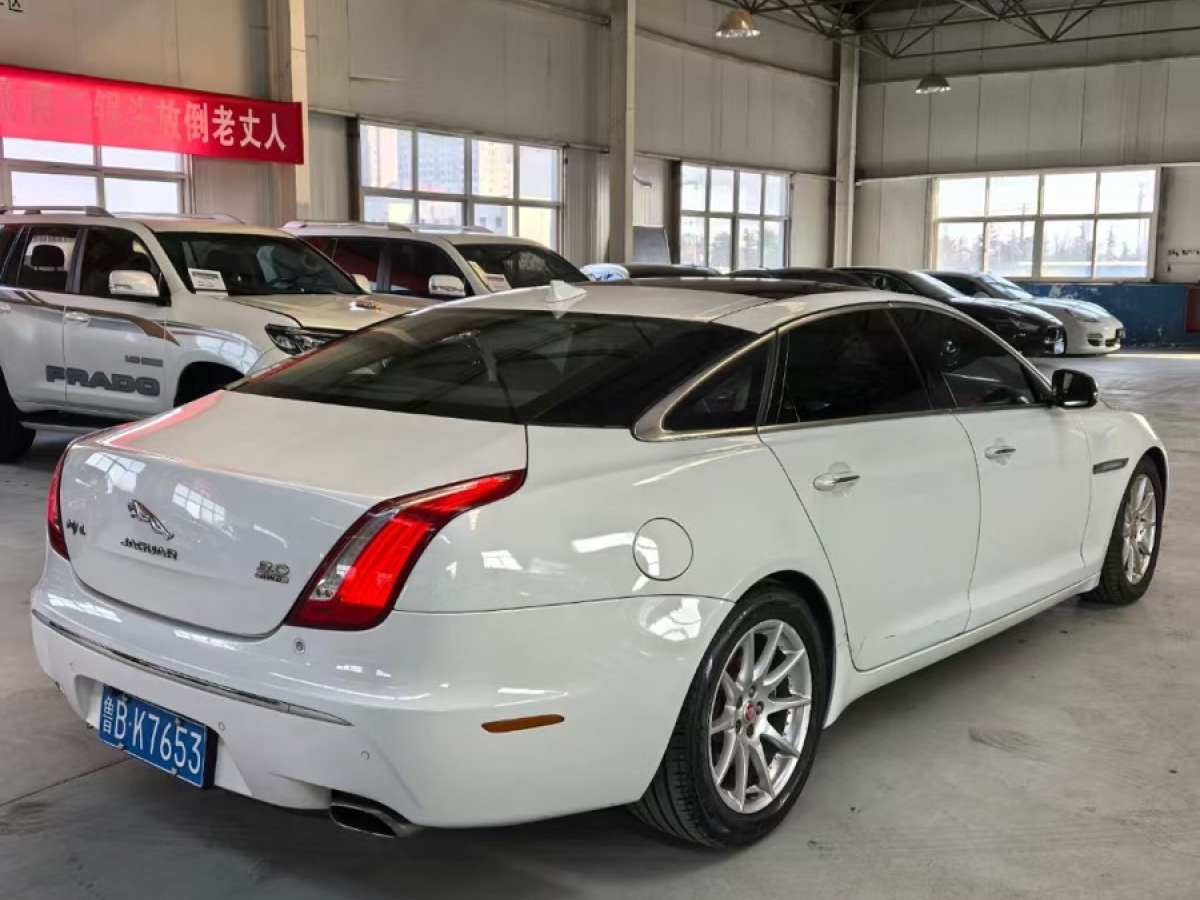 2013年8月捷豹 XJ  2014款 XJL 2.0T 兩驅(qū)典雅商務(wù)版