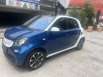 2017年3月 smart forfour 1.0L 52千瓦靈動版圖片