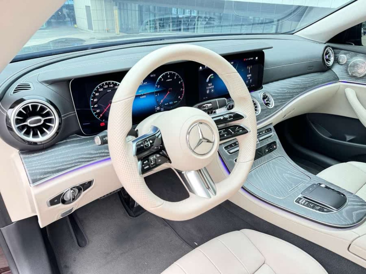 奔馳 奔馳E級(jí)  2021款 改款 E 260 轎跑車圖片