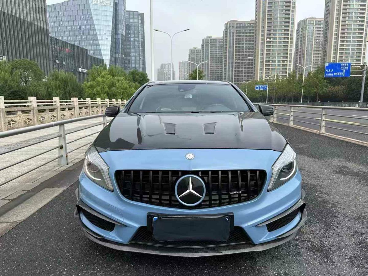 2015年1月奔馳 奔馳CLA級(jí)AMG  2015款 AMG CLA 45 4MATIC