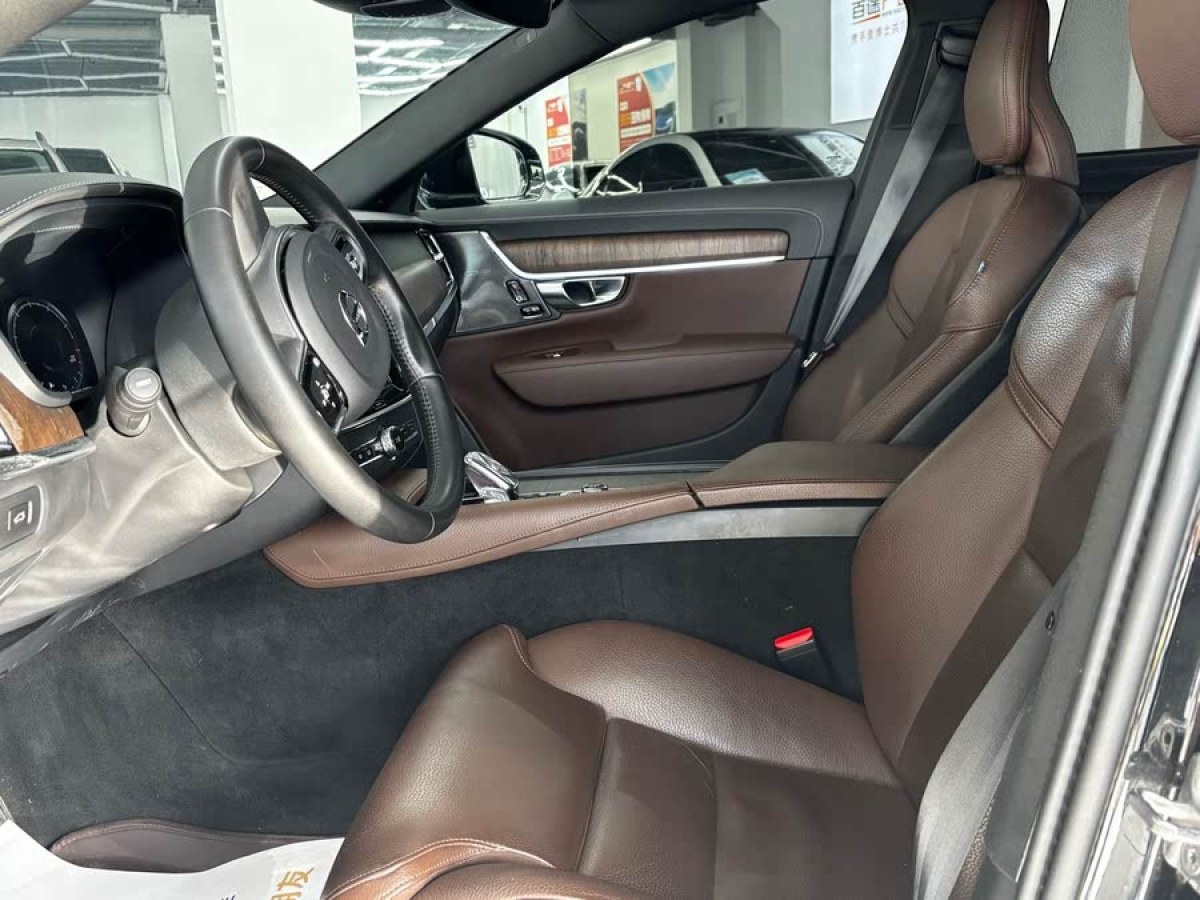 沃爾沃 S90  2021款 B5 智遠(yuǎn)豪華版圖片