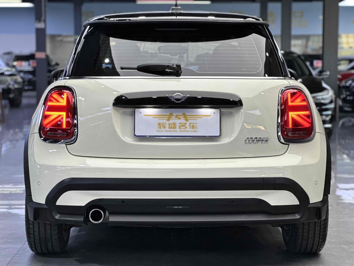 MINI MINI  2022款 改款 1.5T COOPER 經(jīng)典派圖片