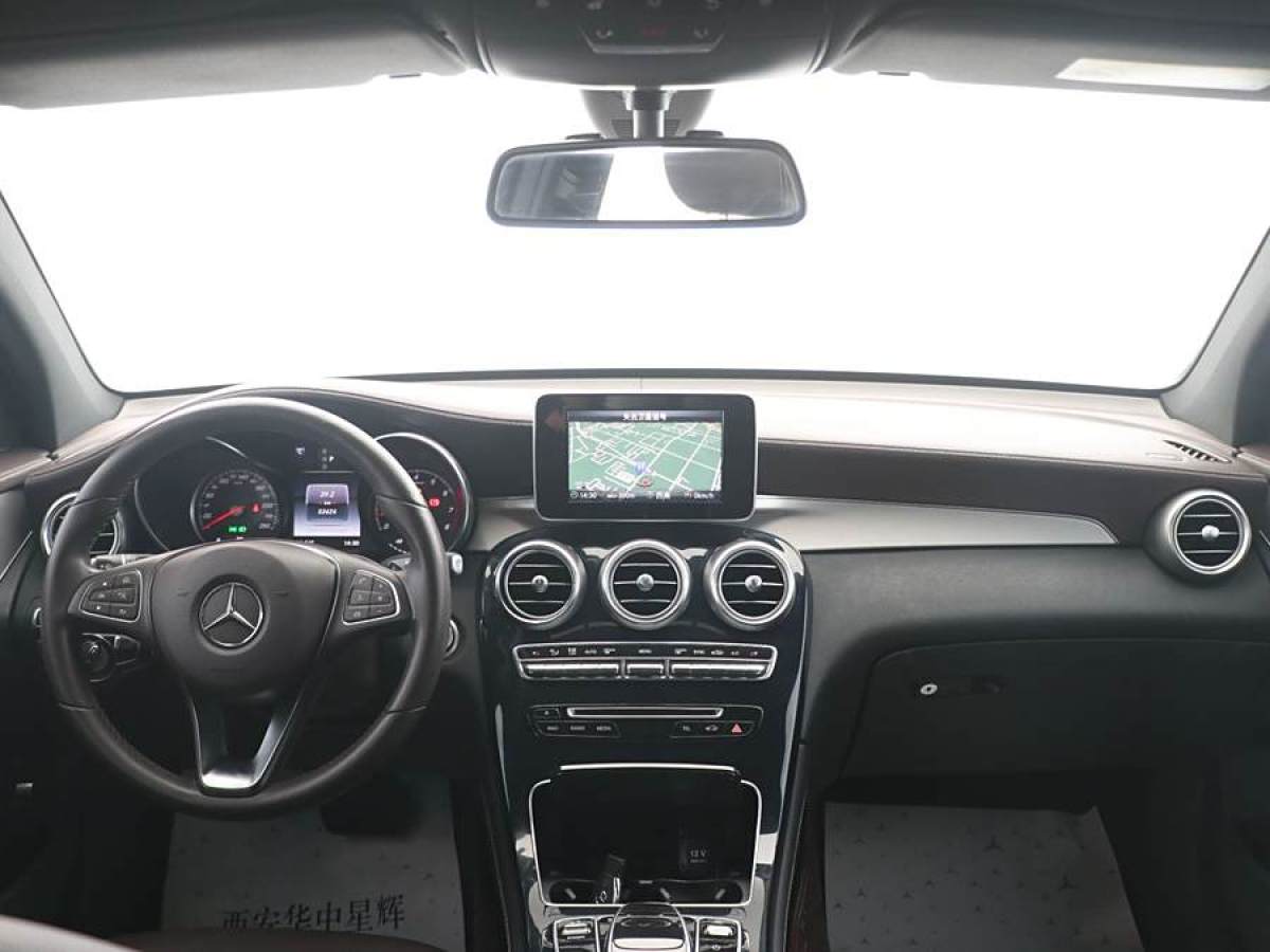 2019年8月奔馳 奔馳GLC  2023款 GLC 300 4MATIC 轎跑SUV