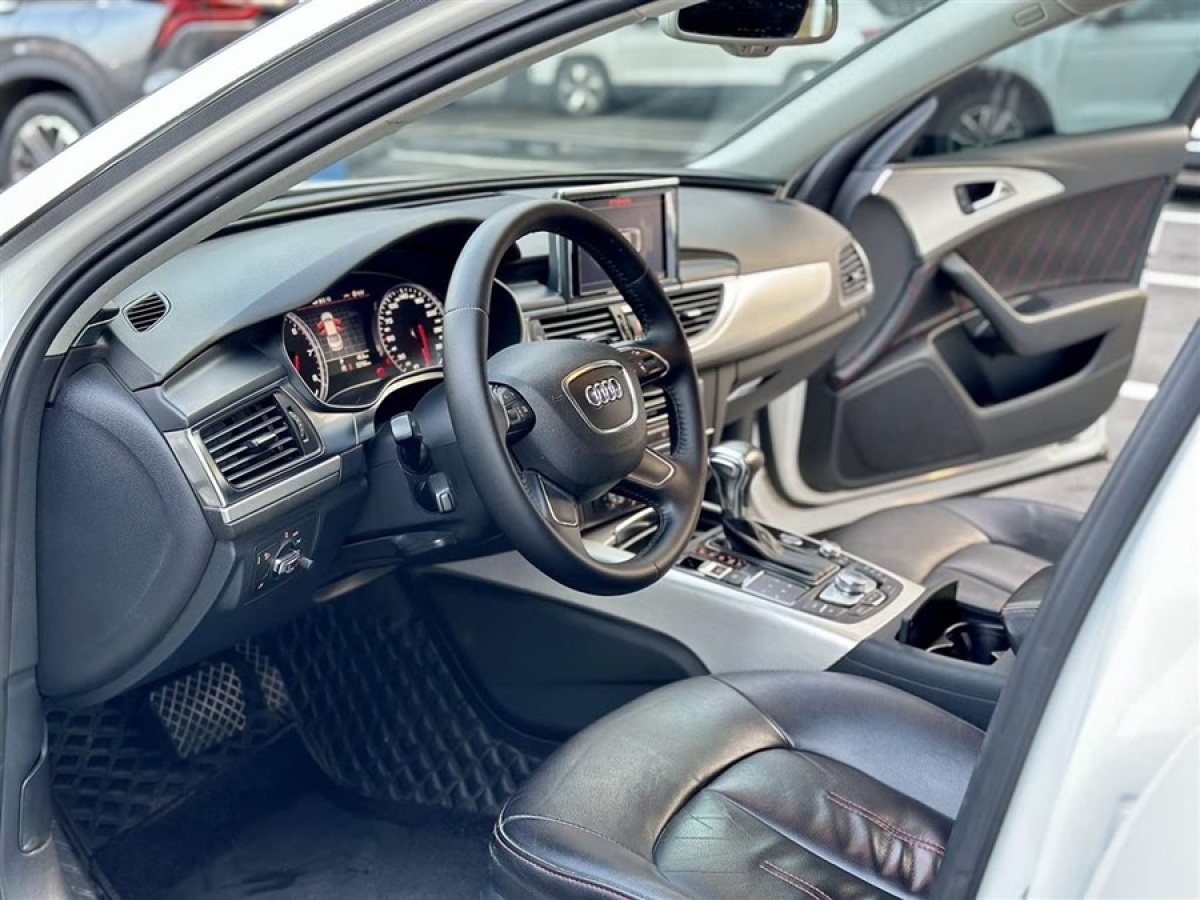 奧迪 奧迪A6L  2012款 TFSI 標(biāo)準(zhǔn)型圖片