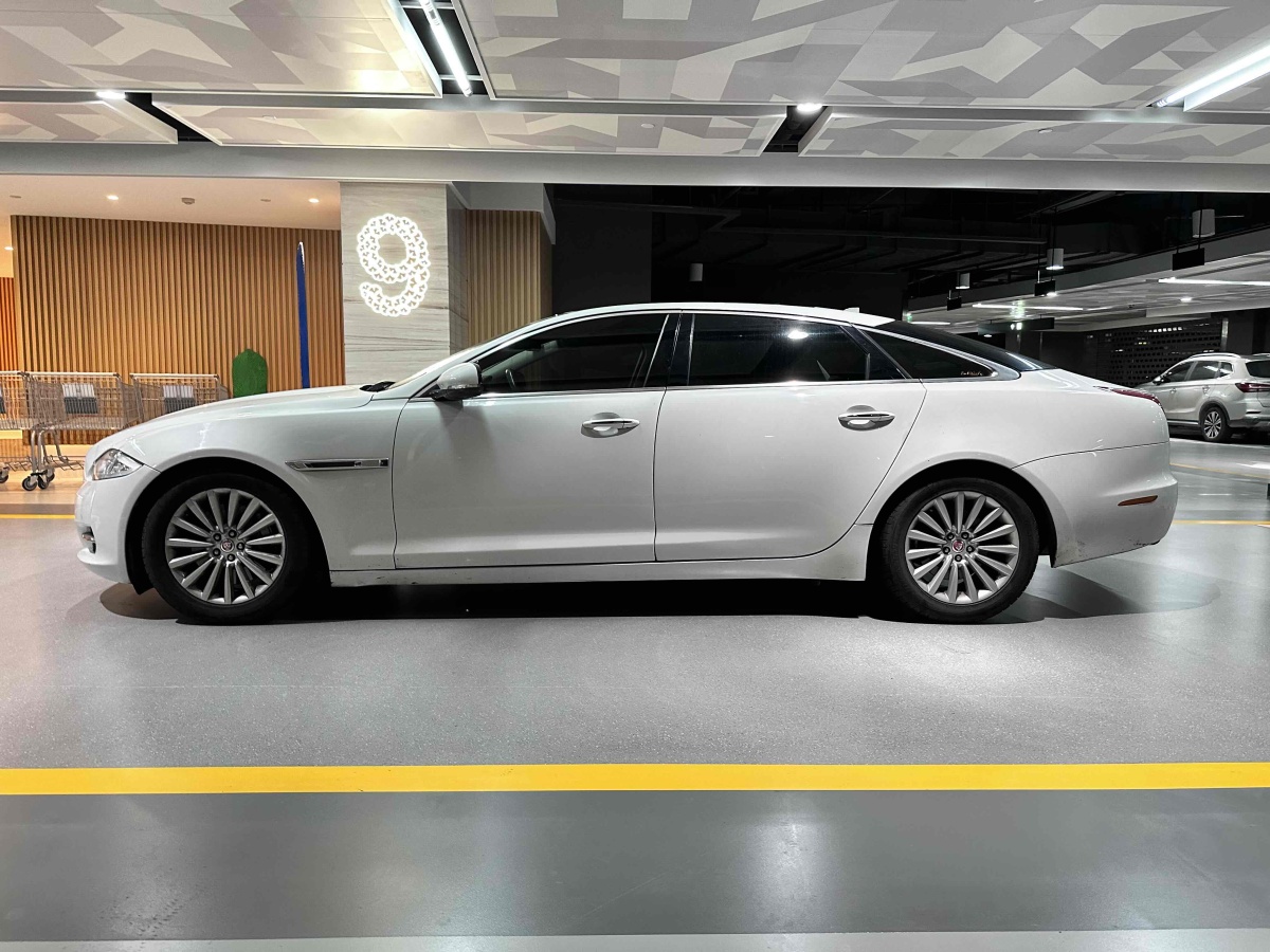 捷豹 XJ  2015款 XJL 2.0T 兩驅全景商務版圖片