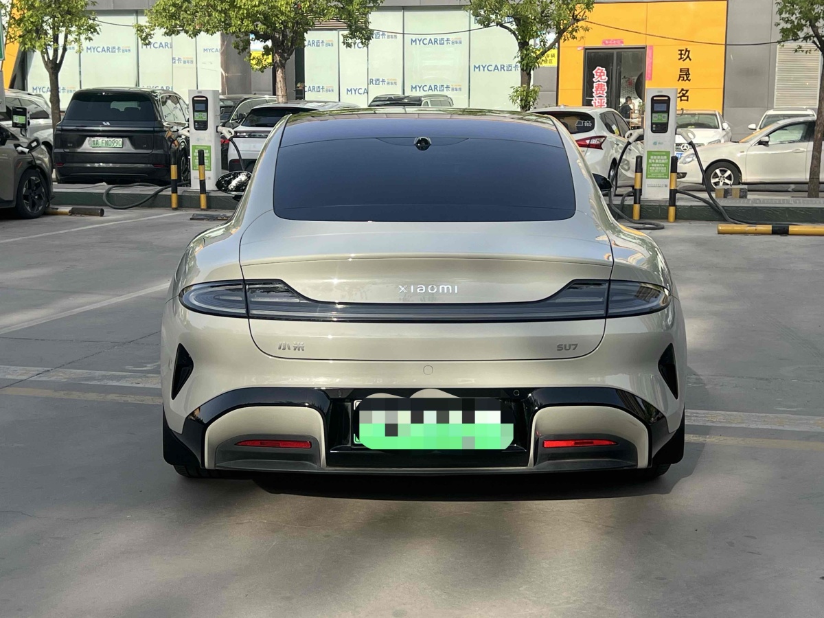 2024年10月小米 小米SU7  2024款 700km 后驅(qū)長續(xù)航智駕版