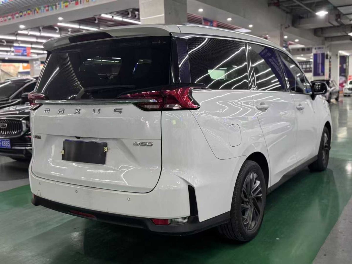 上汽大通 V80  2019款 2.5T經(jīng)典款AMT商旅加長軸中頂17座無移門圖片
