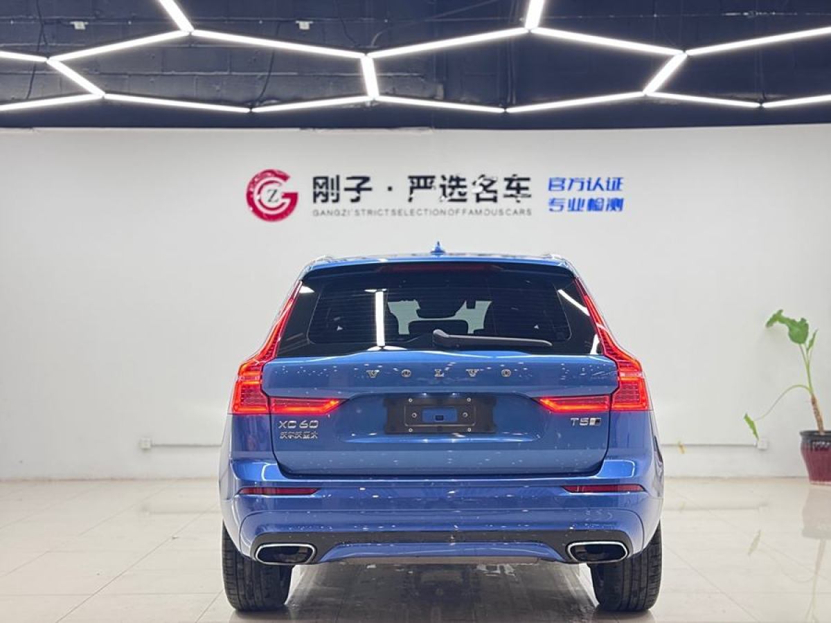 2018年10月沃爾沃 XC60  2019款 T5 四驅(qū)智遠(yuǎn)運(yùn)動(dòng)版 國(guó)VI