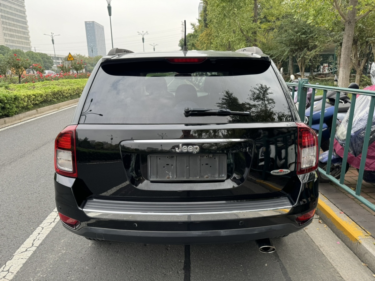 Jeep 指南者  2014款 改款 2.4L 四驅(qū)舒適版圖片